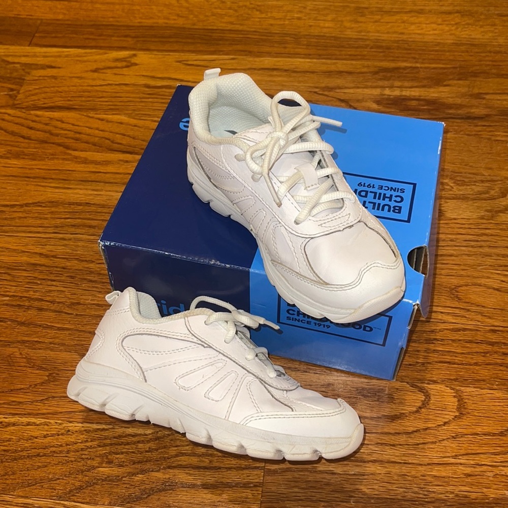 Stride Rite VGC White Cheer Sneakers